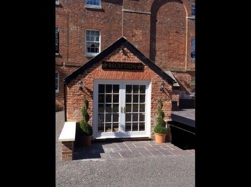 Hotel The West Wing At Everleigh Manor Exterior foto